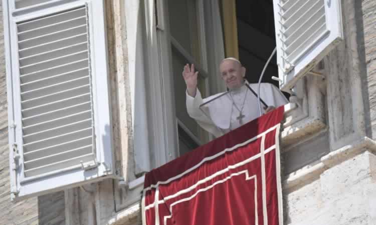 Ángelus: La gratitud "característica del cristiano", recordó el Papa Ángelus: La gratitud "característica del cristiano", recordó el Papa