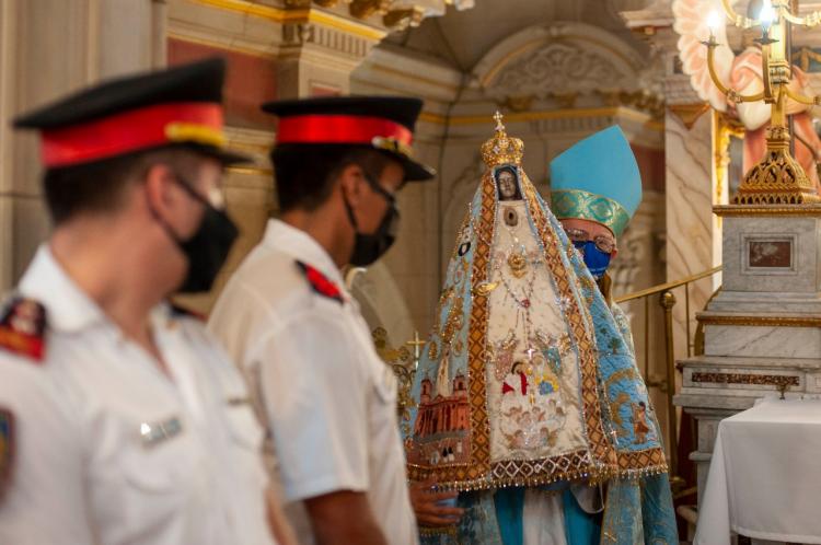 Con la bajada de la Virgen, inician los festejos de la patrona de Catamarca Con la bajada de la Virgen, inician los festejos de la patrona de Catamarca