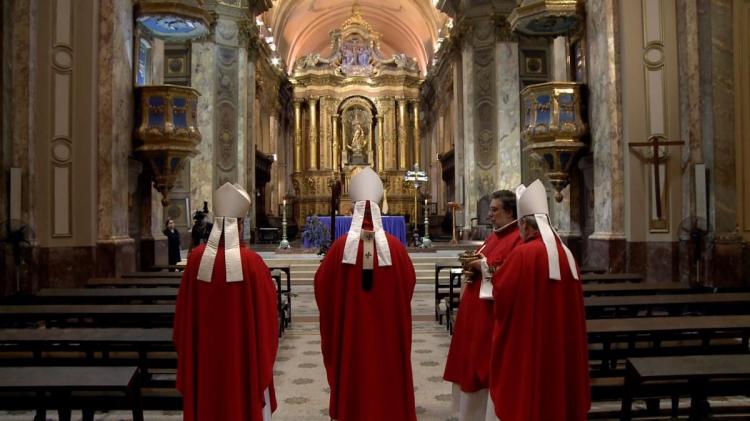 Disposiciones particulares para las celebraciones con fieles en templos porteños Disposiciones particulares para las celebraciones con fieles en templos porteños