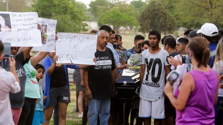 El arzobispo de Tucumán repudia el crimen de una niña y la "justicia por mano propia" El arzobispo de Tucumán repudia el crimen de una niña y la "justicia por mano propia"