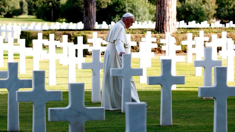 El Papa: recemos por los muertos, en particular por las víctimas del Covid El Papa: recemos por los muertos, en particular por las víctimas del Covid