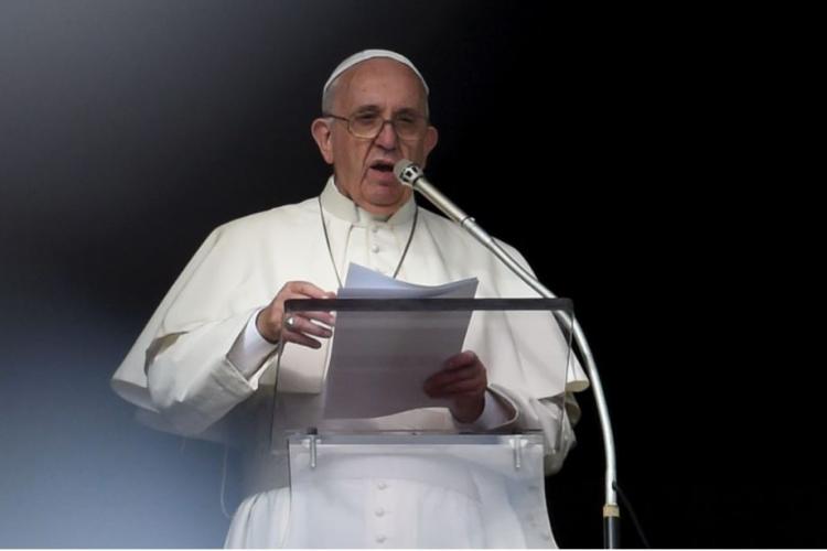 El Papa rezó por el Líbano y pidió a la comunidad internacional ofrecer su ayuda El Papa rezó por el Líbano y pidió a la comunidad internacional ofrecer su ayuda
