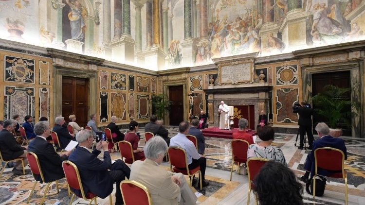 Francisco: Información de calidad para comprender los desafíos del mundo Francisco: Información de calidad para comprender los desafíos del mundo