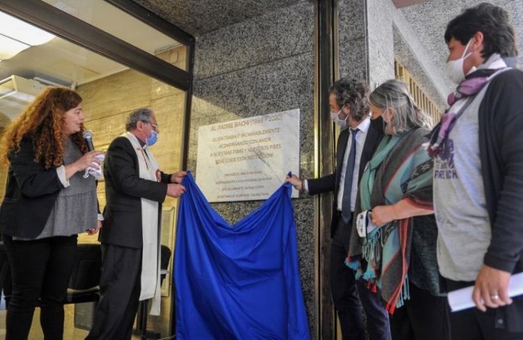 Homenaje al padre "Bachi" en Sedronar: "Fue el alma de la recuperación en los barrios" Homenaje al padre "Bachi" en Sedronar: "Fue el alma de la recuperación en los barrios"