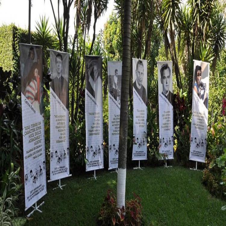 Inicia hoy el proceso por el asesinato de 6 jesuitas y 2 mujeres en la Universidad Católica Inicia hoy el proceso por el asesinato de 6 jesuitas y 2 mujeres en la Universidad Católica