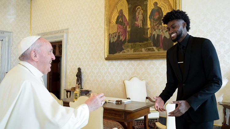 Jugadores de la NBA comprometidos en la lucha contra el racismo visitan al Papa Jugadores de la NBA comprometidos en la lucha contra el racismo visitan al Papa