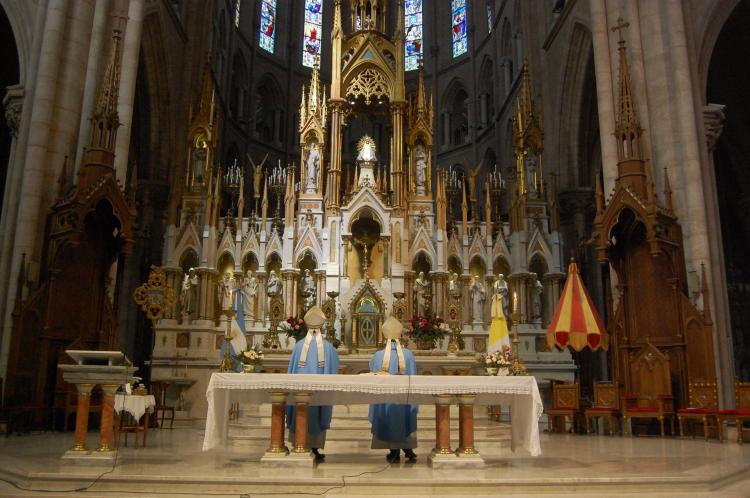 Los obispos de Quilmes llevaron las intenciones de la diócesis a la Virgen de Luján Los obispos de Quilmes llevaron las intenciones de la diócesis a la Virgen de Luján