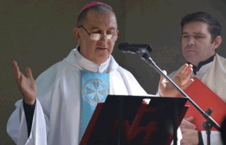 Misa de despedida de monseñor Baisi desde la catedral platense Misa de despedida de monseñor Baisi desde la catedral platense