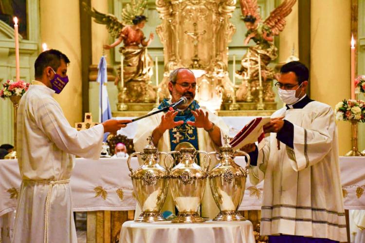 Mons. Braida presidió la misa crismal en La Rioja Mons. Braida presidió la misa crismal en La Rioja