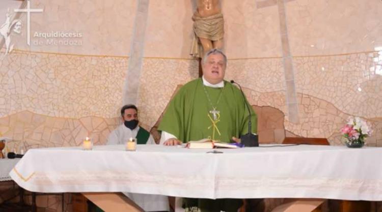 Mons. Colombo: El significado de tenderle la mano al pobre Mons. Colombo: El significado de tenderle la mano al pobre
