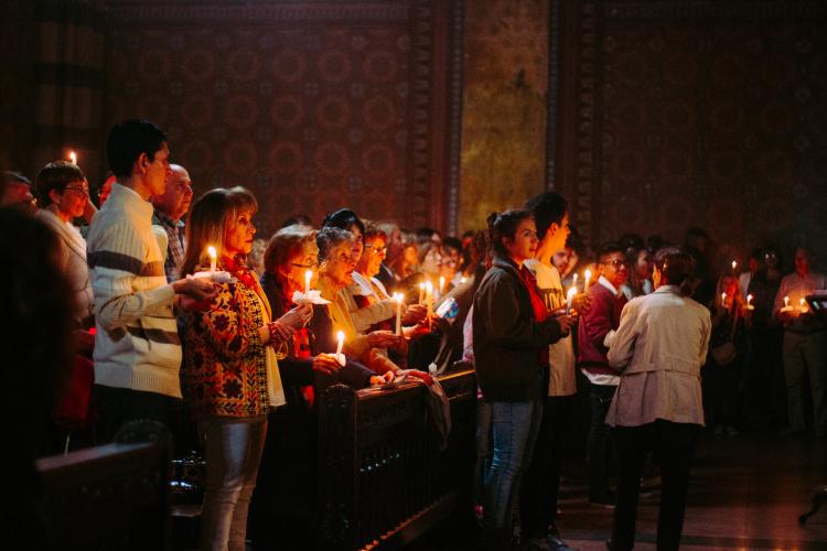Mons. Mestre: Revalorizar la oración comunitaria Mons. Mestre: Revalorizar la oración comunitaria