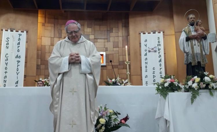 Mons. Ojea pidió fortaleza a San Cayetano para afrontar la crisis que se viene Mons. Ojea pidió fortaleza a San Cayetano para afrontar la crisis que se viene