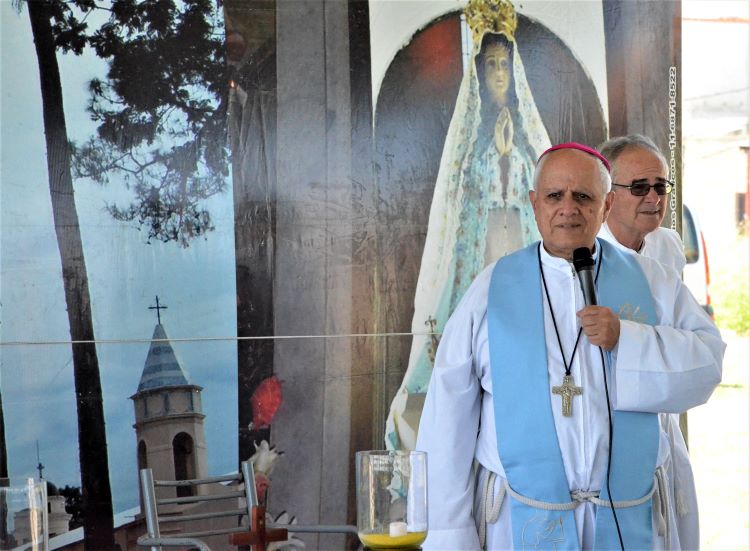 Mons. Torres Carbonell se despide de Lomas de Zamora Mons. Torres Carbonell se despide de Lomas de Zamora
