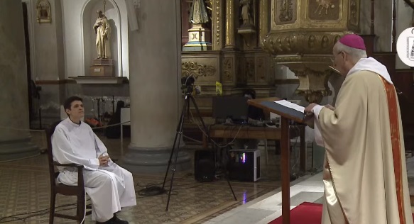 Mons. Vázquez ordenó un diácono camino al sacerdocio Mons. Vázquez ordenó un diácono camino al sacerdocio