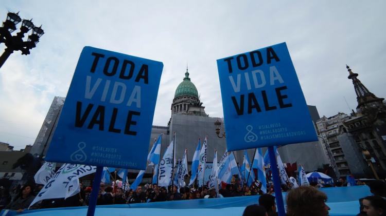 Obispos e instituciones católicas objetan nuevo debate por el aborto Obispos e instituciones católicas objetan nuevo debate por el aborto