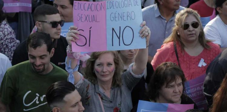 ONG santafesinas objetan el proyecto de Ley de Educación Sexual Integral ONG santafesinas objetan el proyecto de Ley de Educación Sexual Integral