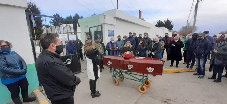 Preocupa al obispo de Río Gallegos el modo como se realizan los sepelios Preocupa al obispo de Río Gallegos el modo como se realizan los sepelios