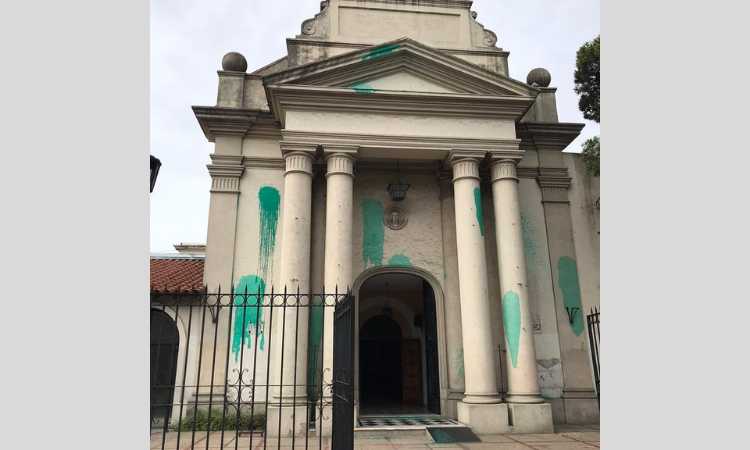 Vandalizaron la catedral de Merlo-Moreno Vandalizaron la catedral de Merlo-Moreno