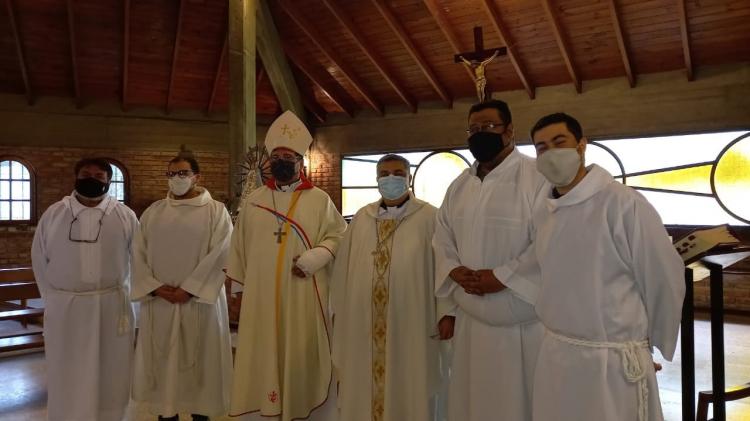 Alegría en Quilmes por la institución de ministerios camino al sacerdocio Alegría en Quilmes por la institución de ministerios camino al sacerdocio