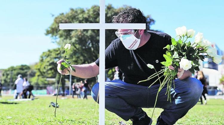 Chile rezará por los difuntos de la pandemia Chile rezará por los difuntos de la pandemia