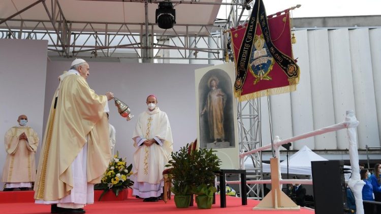 Consejo papal: Basta una caricia para dar sentido a la jornada de un enfermo Consejo papal: Basta una caricia para dar sentido a la jornada de un enfermo