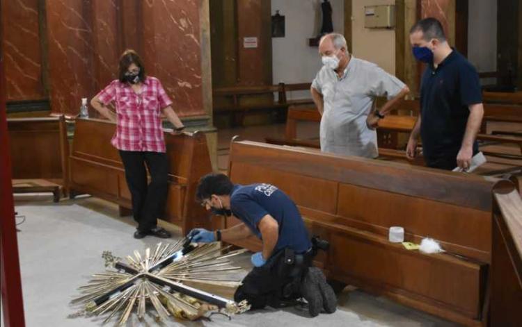 Desagravio ante la profanación a la catedral de Lomas de Zamora Desagravio ante la profanación a la catedral de Lomas de Zamora