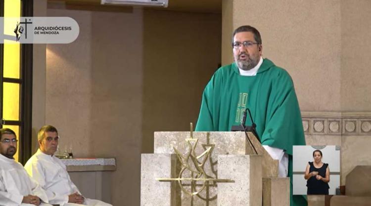 "Descubramos en el prójimo ese dolor que invita a abrazar y tender una mano" "Descubramos en el prójimo ese dolor que invita a abrazar y tender una mano"