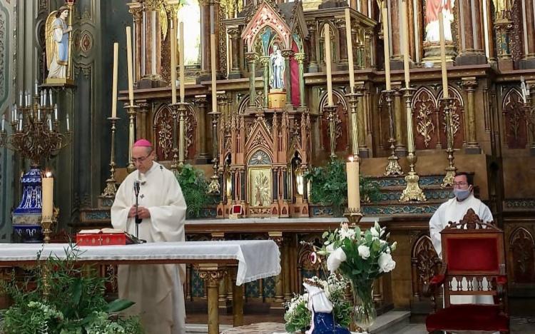 El arzobispo de La Plata presidió la misa por los niños por nacer El arzobispo de La Plata presidió la misa por los niños por nacer