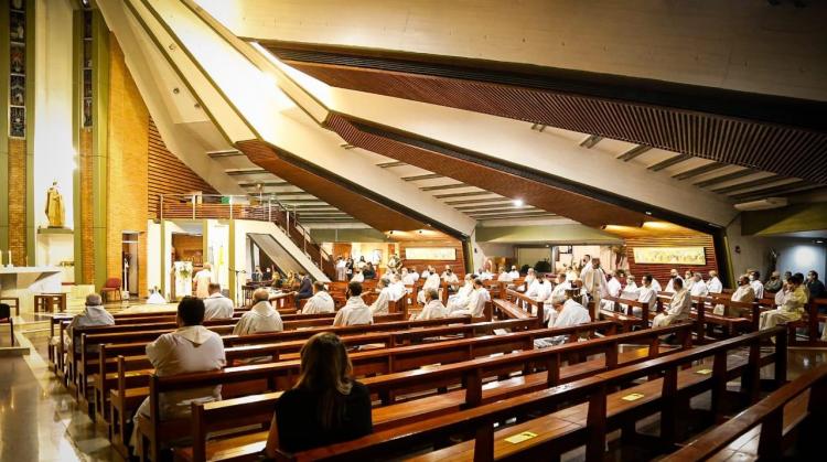 El nuncio presidió la Misa Crismal en la catedral de Avellaneda-Lanús El nuncio presidió la Misa Crismal en la catedral de Avellaneda-Lanús