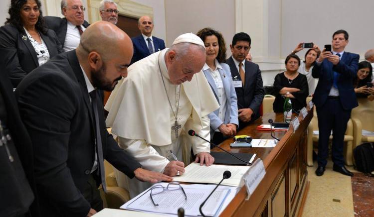 El Papa a jueces argentinos: "No hay democracia con hambre" El Papa a jueces argentinos: "No hay democracia con hambre"