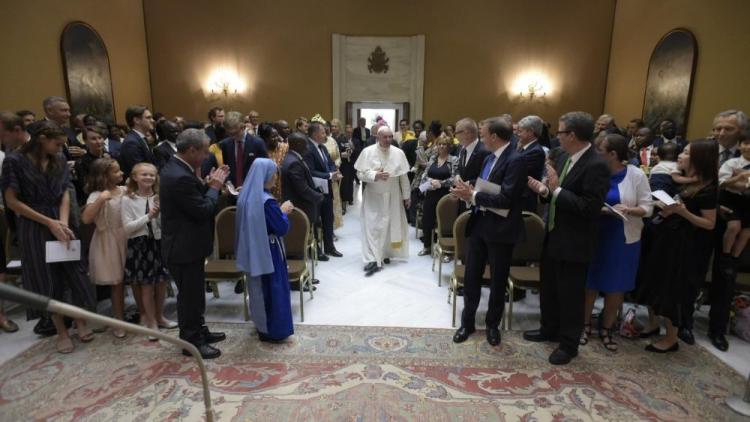 El Papa a políticos: Protejan la dignidad humana de las amenazas tecnológicas El Papa a políticos: Protejan la dignidad humana de las amenazas tecnológicas