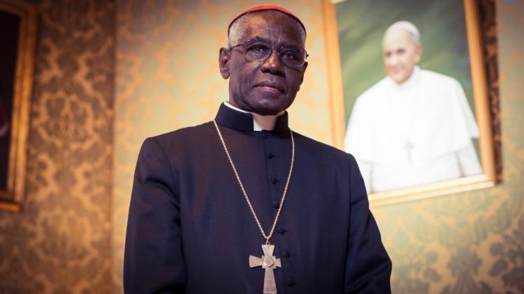 El Papa aceptó la renuncia por edad del cardenal Robert Sarah El Papa aceptó la renuncia por edad del cardenal Robert Sarah