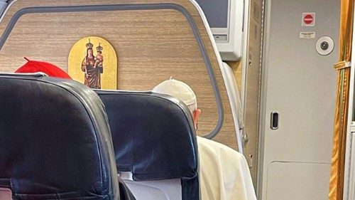 El papa Francisco emprendió su viaje a Chipre y Grecia El papa Francisco emprendió su viaje a Chipre y Grecia