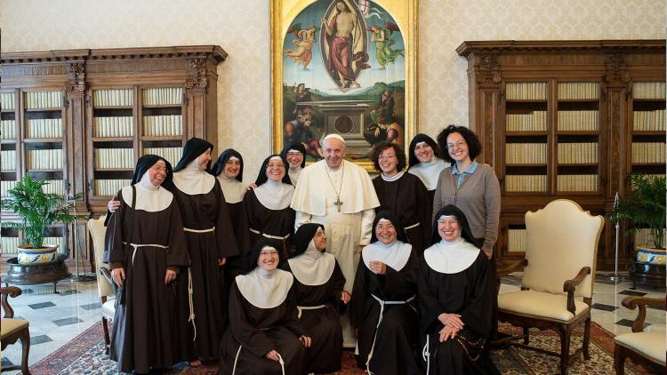 El Papa recibe a las monjas Clarisas que padecieron el terremoto de L'Aquila de 2009 El Papa recibe a las monjas Clarisas que padecieron el terremoto de L'Aquila de 2009