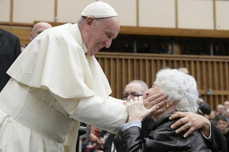 El Papa recuerda a los ancianos que son necesarios para reconstruir la humanidad El Papa recuerda a los ancianos que son necesarios para reconstruir la humanidad