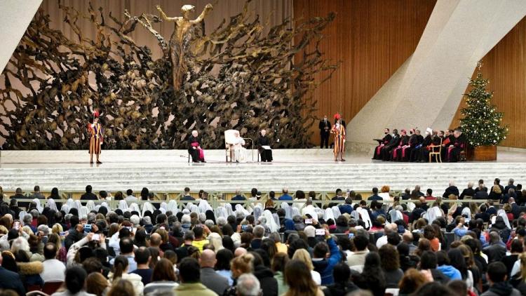 El Papa rezó por su viaje a Chipre y Grecia, "estaré cerca de una humanidad herida" El Papa rezó por su viaje a Chipre y Grecia, "estaré cerca de una humanidad herida"