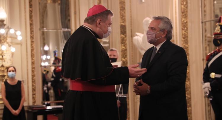 El Presidente recibió las cartas credenciales del nuncio apostólico El Presidente recibió las cartas credenciales del nuncio apostólico