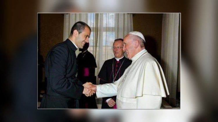 El sacerdote italiano Fabio Salerno nuevo secretario del Papa El sacerdote italiano Fabio Salerno nuevo secretario del Papa