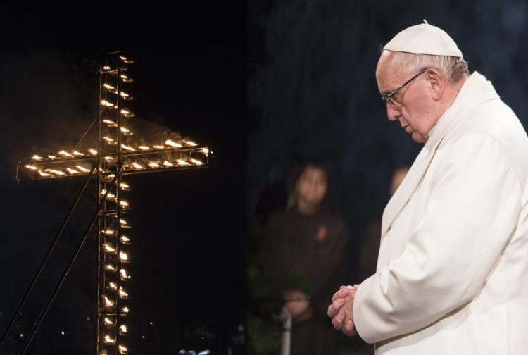 El Vía Crucis del Papa escrito por niños: Jesús nos consuela en nuestros miedos El Vía Crucis del Papa escrito por niños: Jesús nos consuela en nuestros miedos