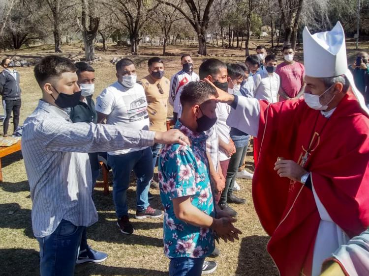 En la Rioja, los jóvenes de la Fazenda recibieron la Confirmación En la Rioja, los jóvenes de la Fazenda recibieron la Confirmación
