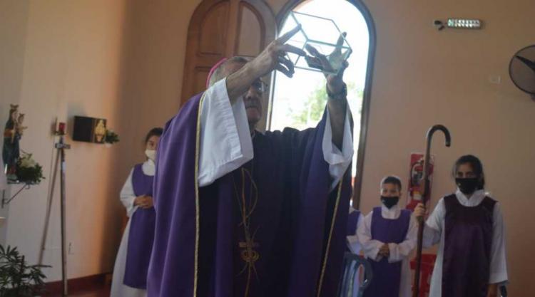 Entronización de una reliquia del Santo Cura Brochero en Posadas Entronización de una reliquia del Santo Cura Brochero en Posadas