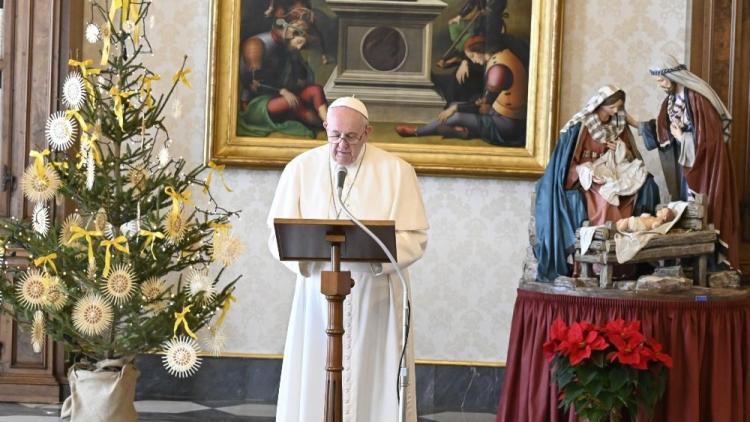 Francisco: "Como los magos, dejemos que la luz de Cristo nos guíe" Francisco: "Como los magos, dejemos que la luz de Cristo nos guíe"