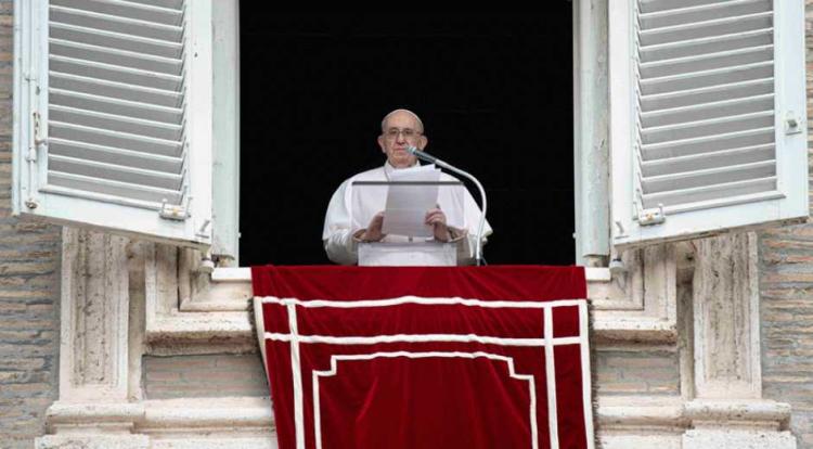 Francisco en el Ángelus: "En lugar de juzgar todo y todos, ¡cuidado con nosotros mismos!" Francisco en el Ángelus: "En lugar de juzgar todo y todos, ¡cuidado con nosotros mismos!"