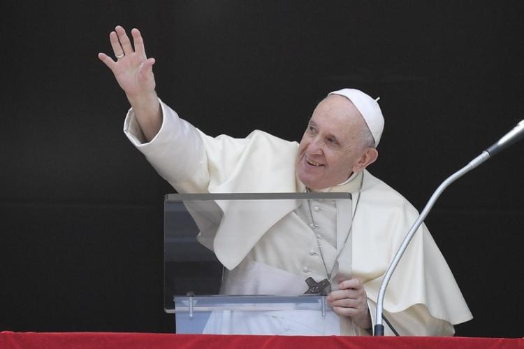 Francisco en el Ángelus: La "escandalosidad" de la Eucaristía Francisco en el Ángelus: La "escandalosidad" de la Eucaristía