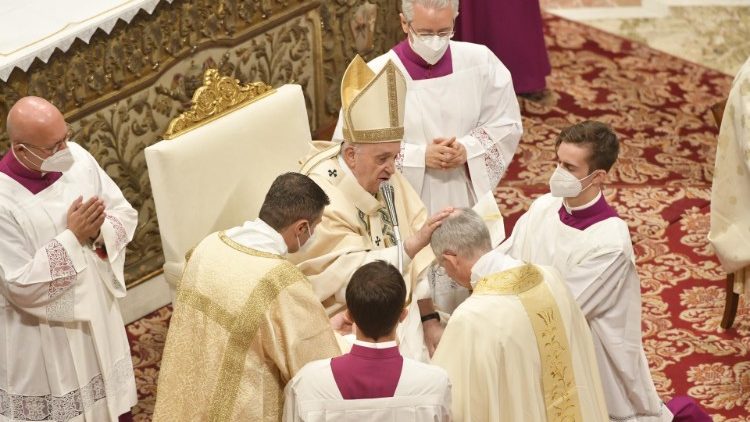 Francisco llamó a los nuevos obispos a poner en práctica "cuatro cercanías" Francisco llamó a los nuevos obispos a poner en práctica "cuatro cercanías"