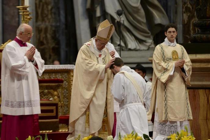 Francisco ordenará nueve sacerdotes para la diócesis de Roma, dos de ellos sudamericanos Francisco ordenará nueve sacerdotes para la diócesis de Roma, dos de ellos sudamericanos