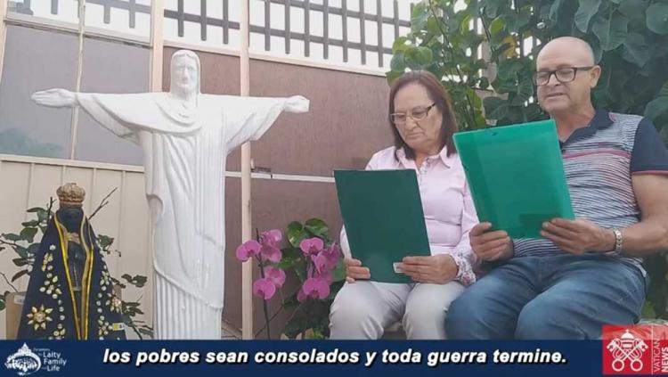 Francisco reza la oración de los abuelos y ancianos del mundo Francisco reza la oración de los abuelos y ancianos del mundo