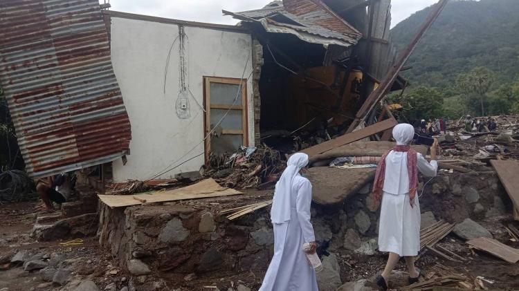 Indonesia: El episcopado llamó a redoblar la ayuda a las víctimas del ciclón Seroja Indonesia: El episcopado llamó a redoblar la ayuda a las víctimas del ciclón Seroja