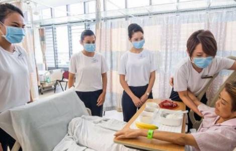 La asistencia de las enfermeras católicas durante la pandemia La asistencia de las enfermeras católicas durante la pandemia