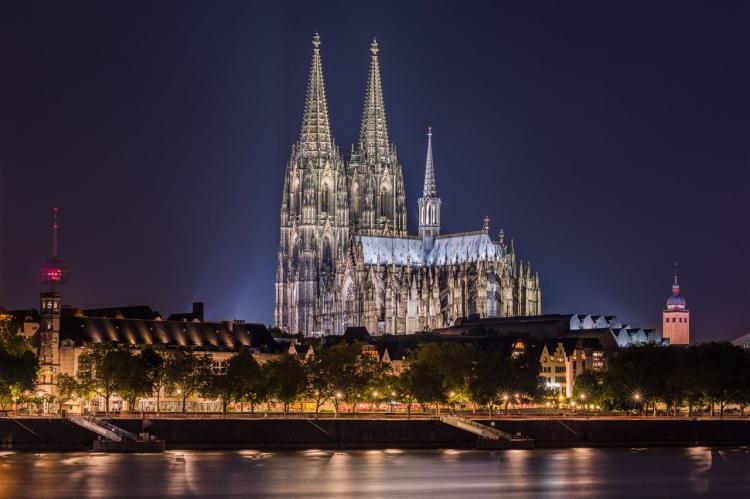 La Catedral de Colonia se convierte en Nochebuena en un centro de vacunación La Catedral de Colonia se convierte en Nochebuena en un centro de vacunación